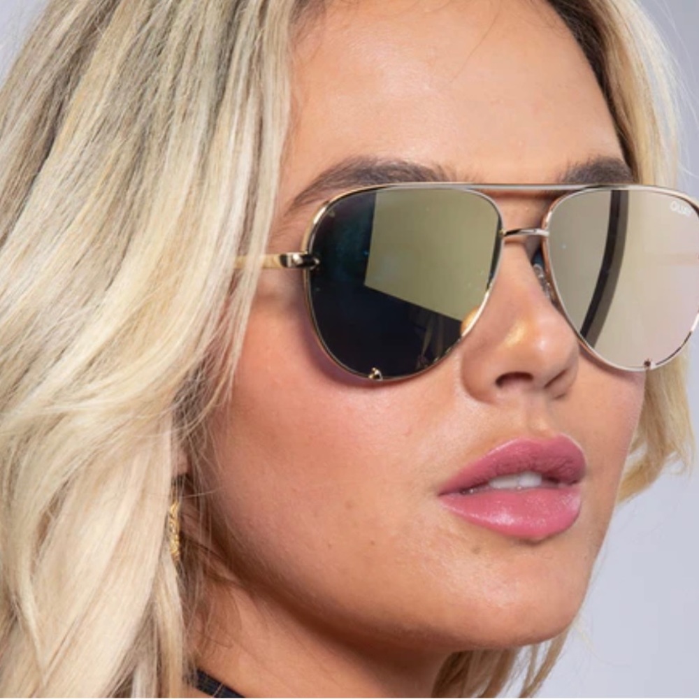 Quay high key mini gold 🕶️😎